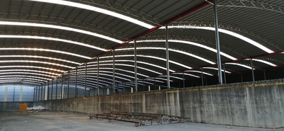 
项目名称：南博一分部备料仓项目
工程类型：钢结构厂棚